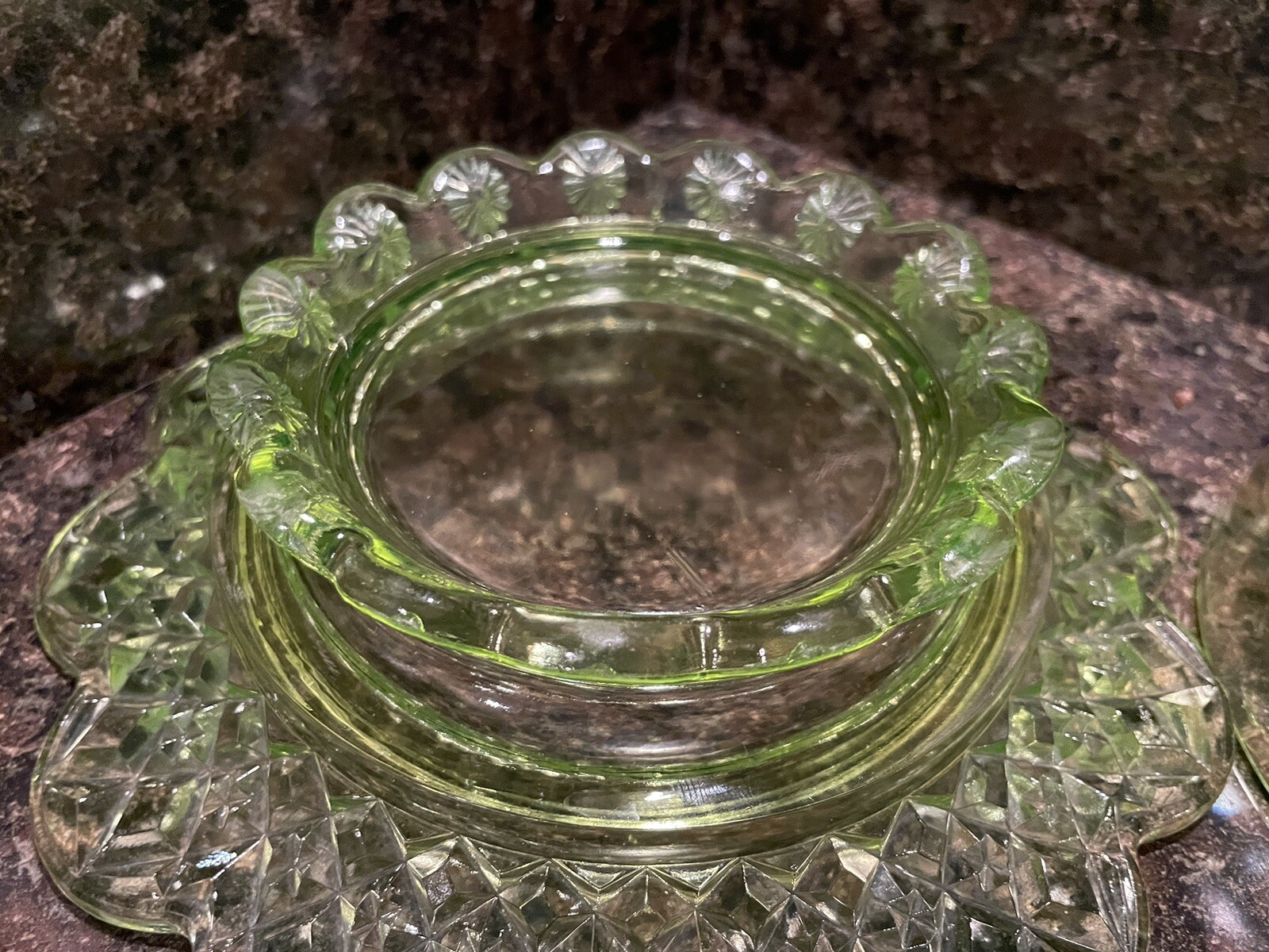 Vintage Riverside Green Vaseline Glass Petticoat Pattern Covered Bowl 30s Tested