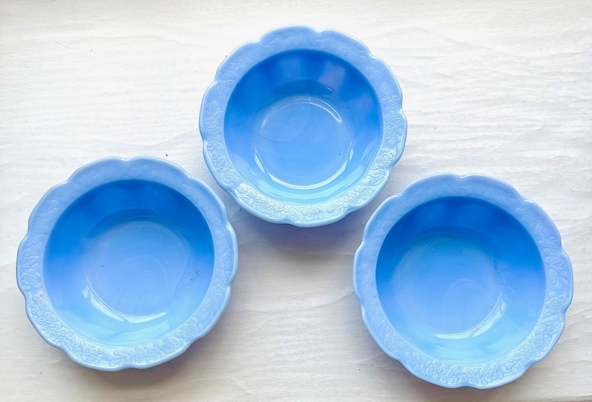 Vintage Jeanette Glass Delphite Blue Fruit Dessert Bowls Cherry Blossom pattern
