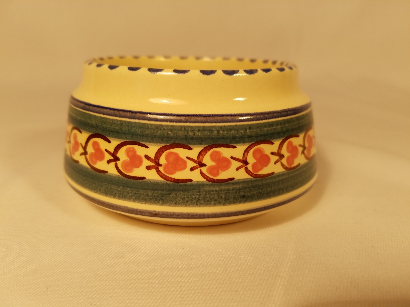 Honiton Pottery Small Bowl Made in Devon, England 4 1/4″ diameter & 2 1/8″ tall