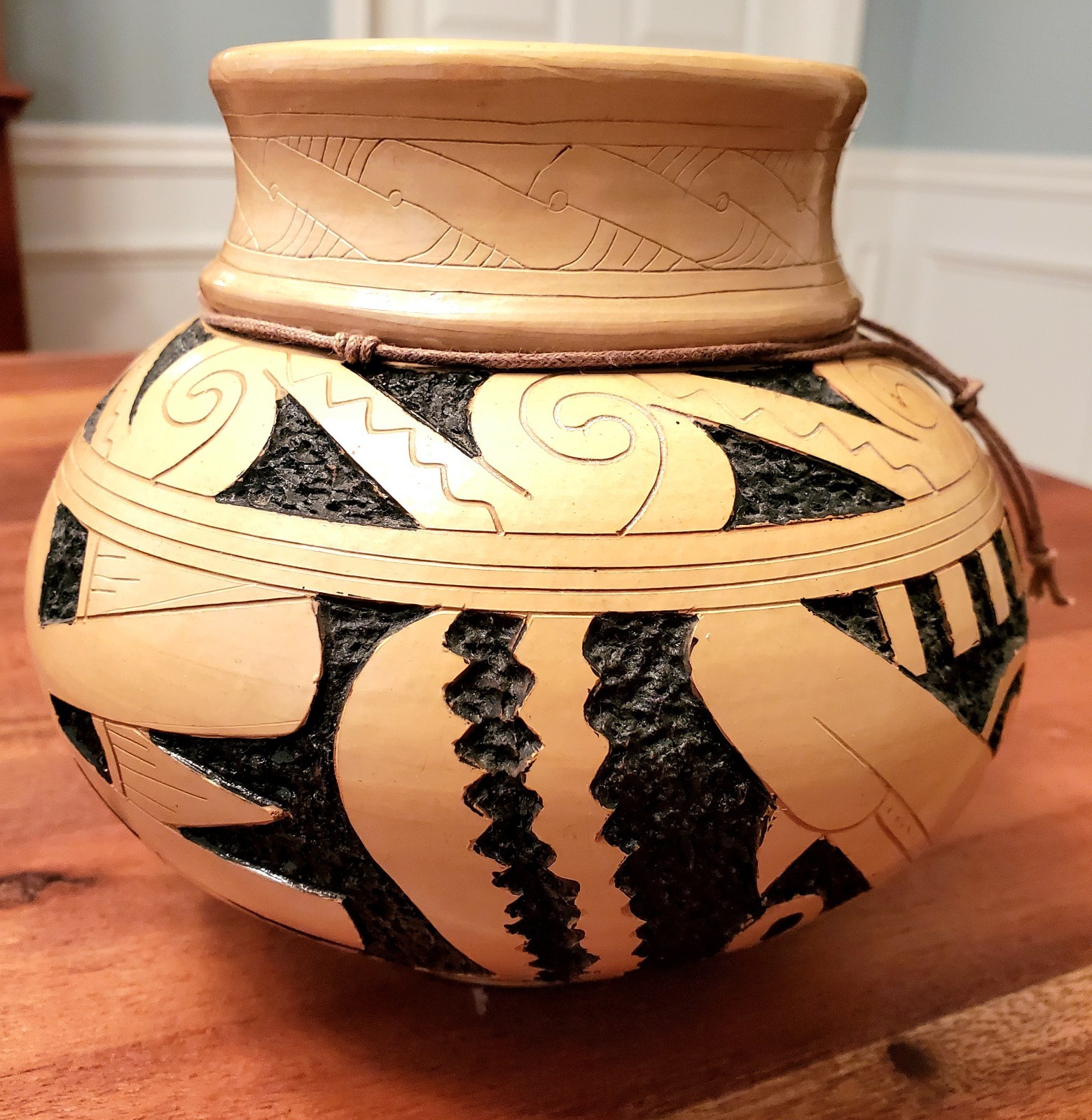 Southwest Ceramic Pottery Jar 5.5″ Geometric Design