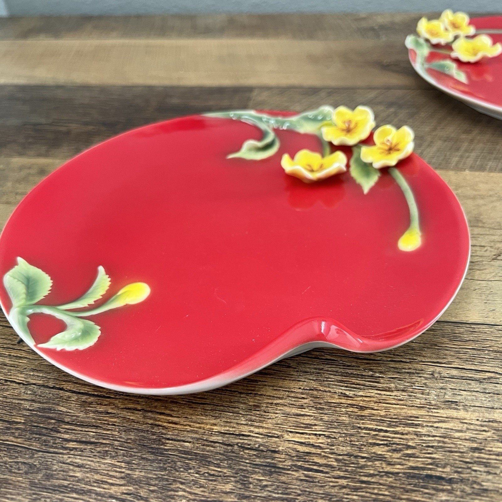 Manchu Rose Savoy Sculptured Porcelain Red Plates Replacements