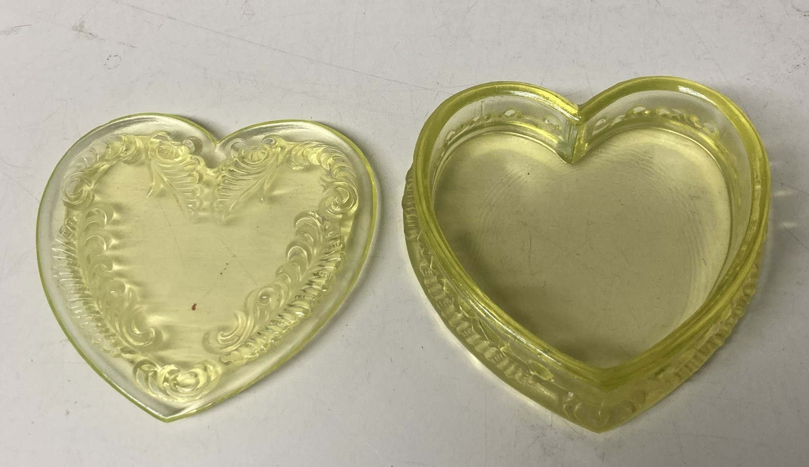 Uranium Glass Glows Heart Shape Trinket Powder Dish Vaseline