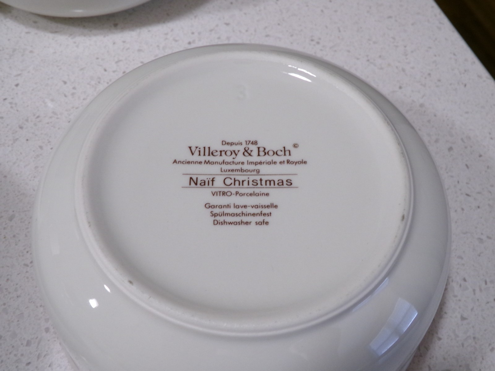VILLEROY BOCH NAIF CHRISTMAS LOT OF 4 SOUP CEREAL BOWLS