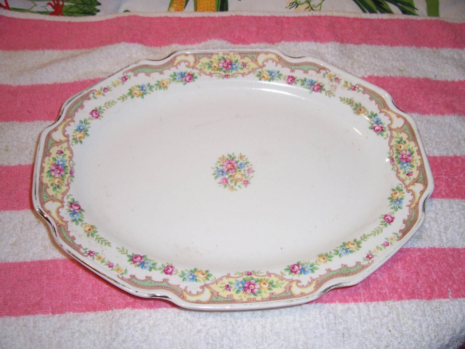 Vintage Ceramic / China Oval Dish / Platter / Tray , 11 x8x1 Inches, Kitchenware