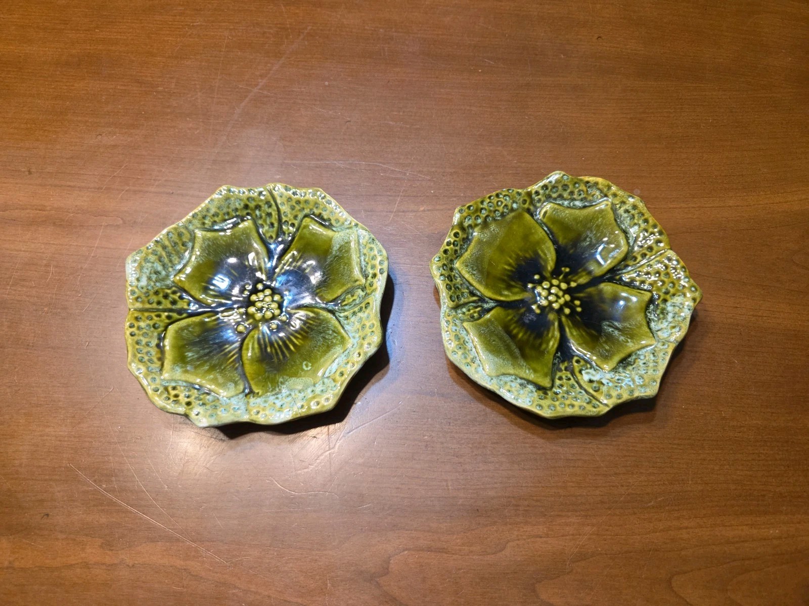 2 1950’S MARCIA OF CALIFORNIA TR300 MAJOLICA DISH 7″