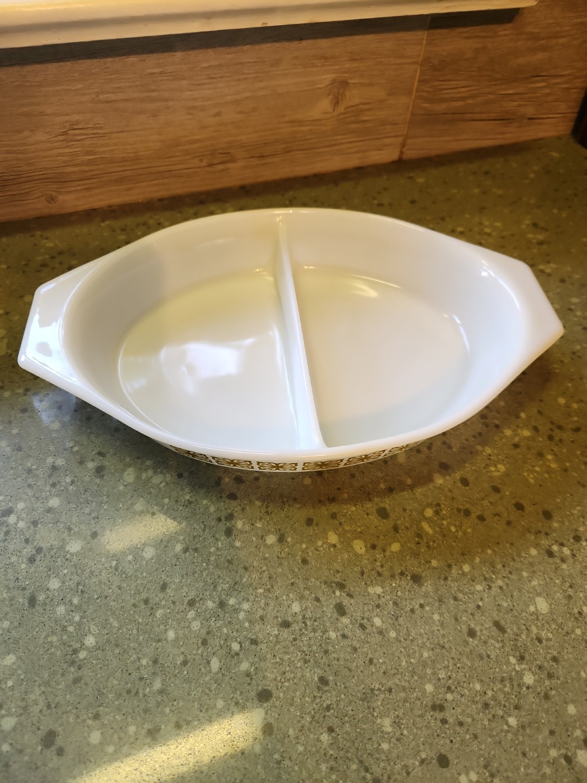 Vintage Pyrex Verde Floral 1 Quart Divided Casserole Dish Avocado Green