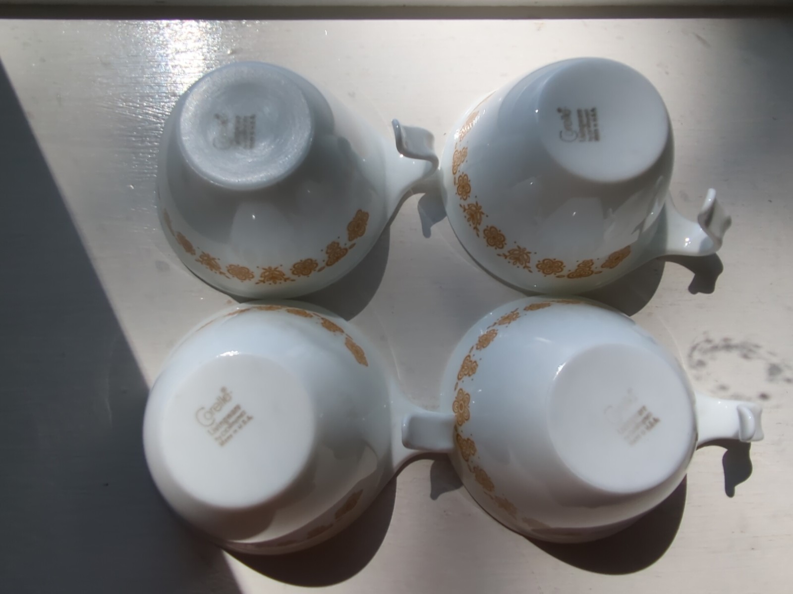 Vintage 8pc Set CORELLE BUTTERFLY GOLD Hook Handle Coffee Tea Cups with Saucers