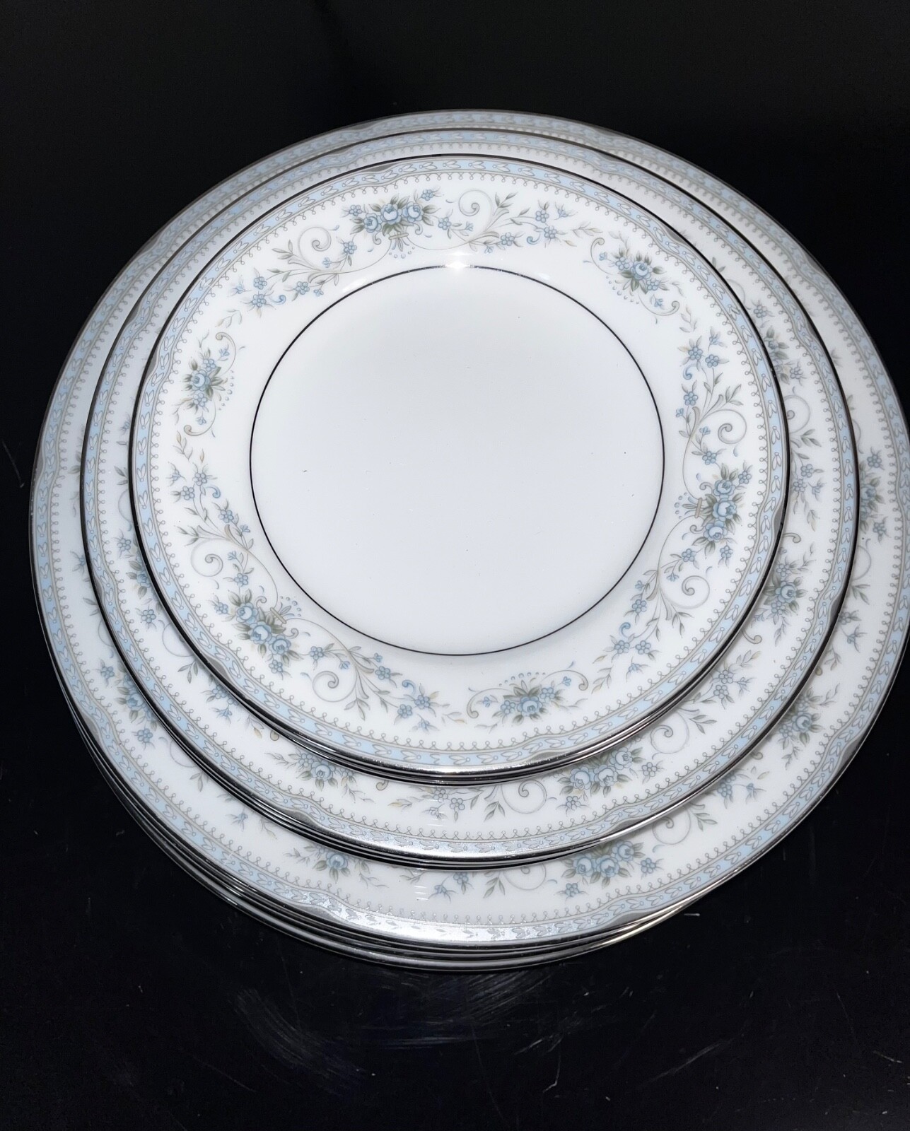 NORITAKE CHINA 6107 COLBURN TWELVE PIECE PLACE SETTING