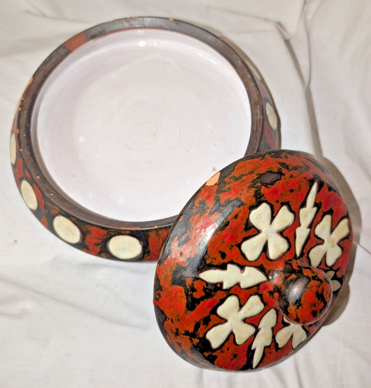 Ceramica Jardim Curitiba Red, White & Black Glazed Pot/Container w/ Lid