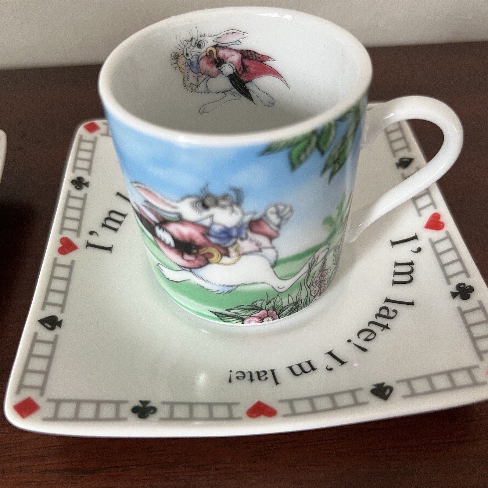 2010 Rare Alice In Wonderland Cafe-2 Teacups & 2 Saucers-England By Paul Cardew