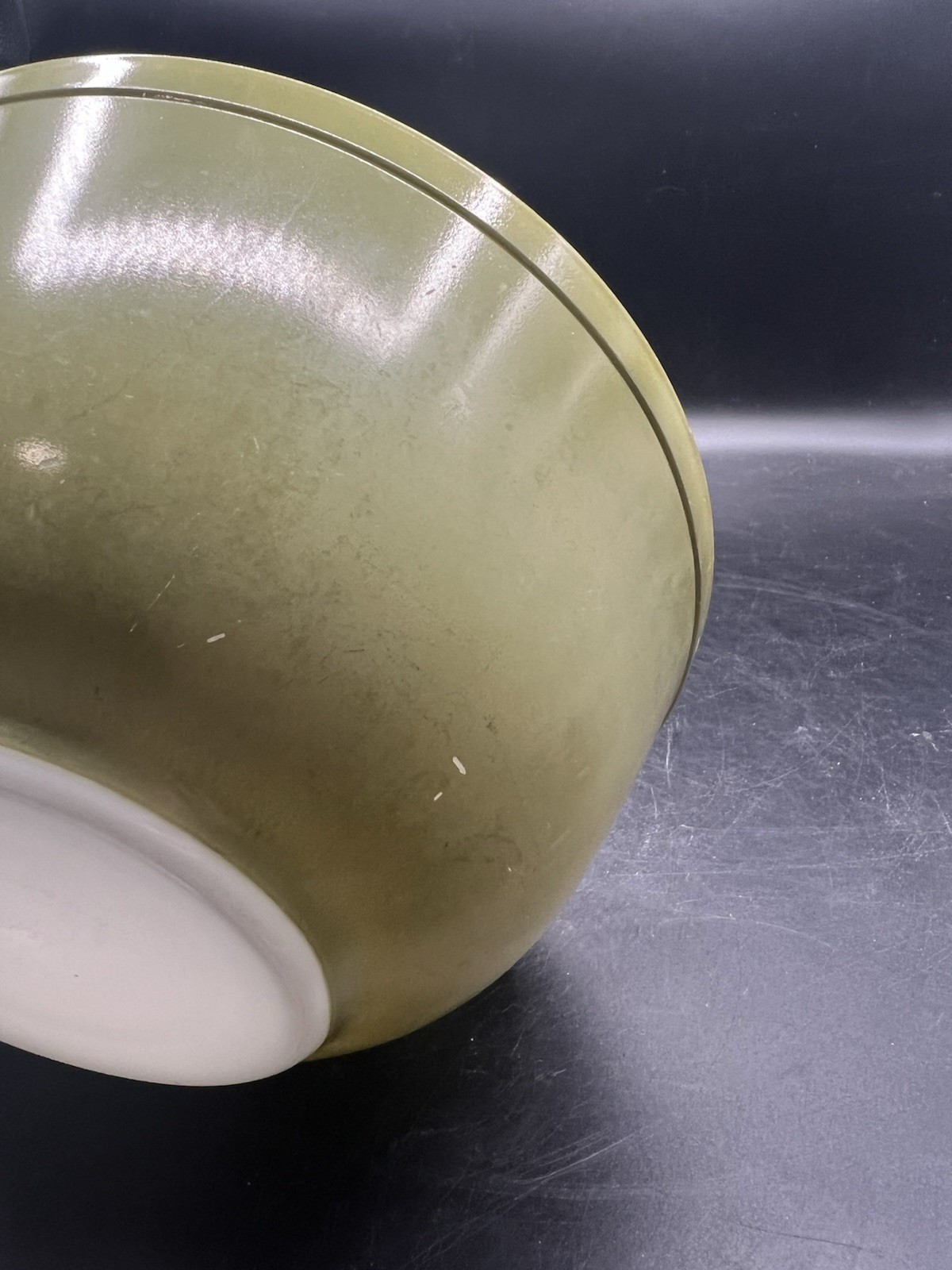 Pyrex Avocado Green Mixing Bowl 403 Vintage 8.5” 2.5 Qt