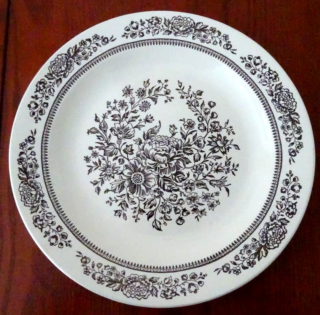 **SUSSEX 11 ½” ROUND PLATTER ROYAL CHINA-US13-G