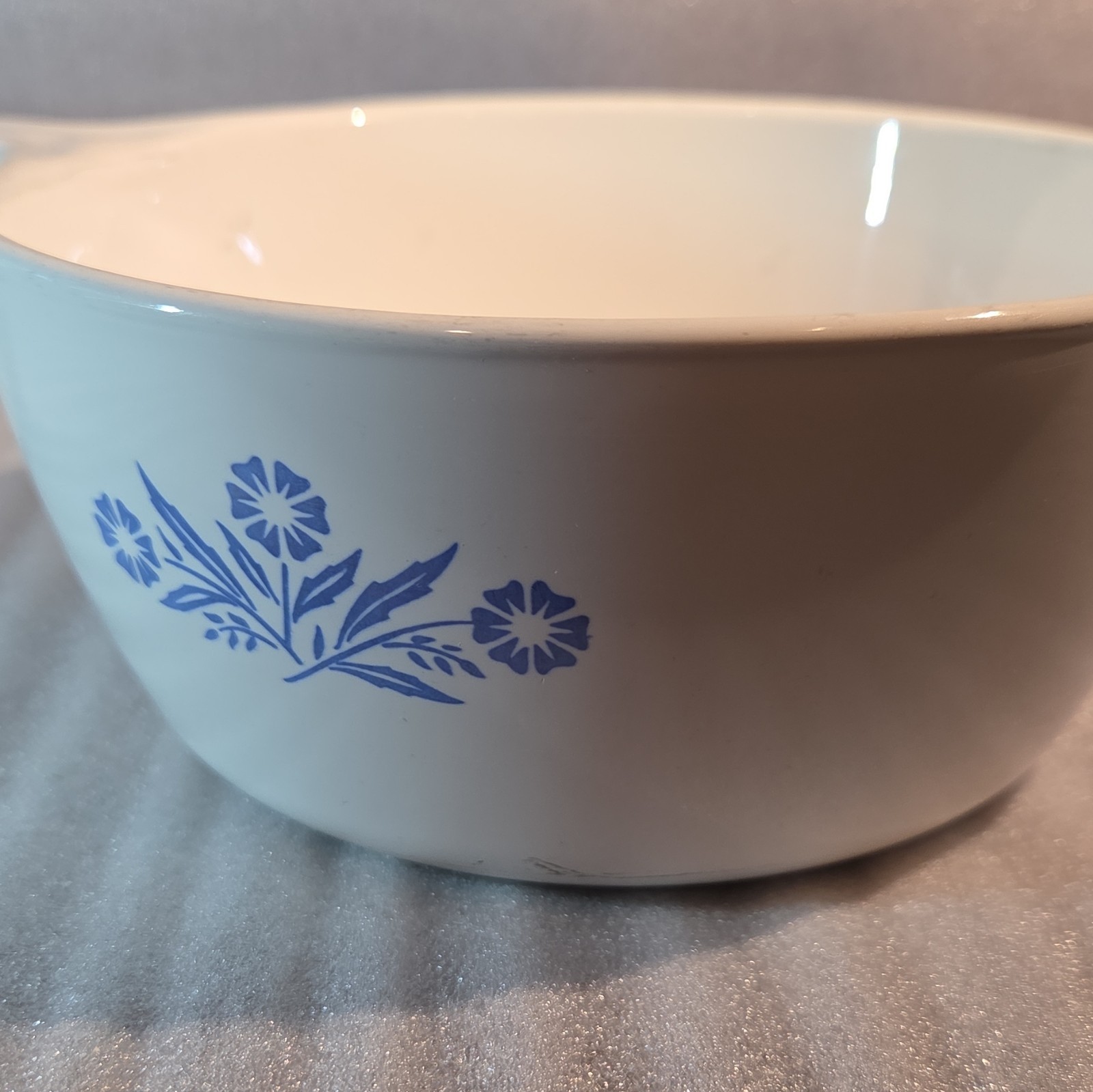CorningWare Cornflower Blue Casserole Dish 1 1/2 pt Round White/Blue P-82-B