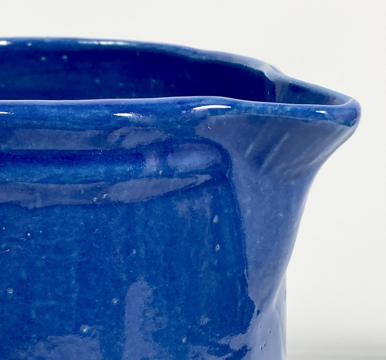 Vtg Antique Cobalt Blue Yellow Ware Stoneware PITCHER Vase 2 Qt. 8 3/4″ Tall EX