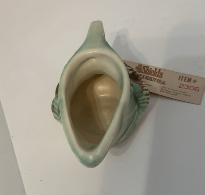 vintage gravy boat 6 in x 3.5 in