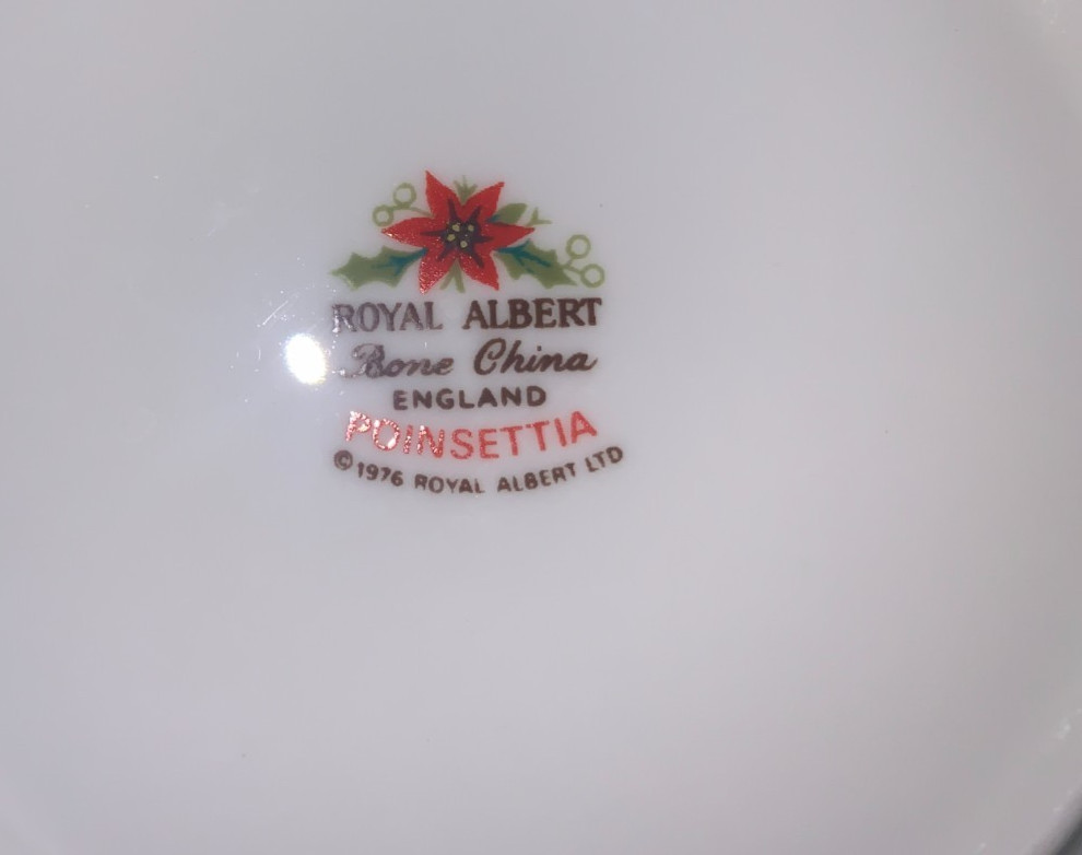 Vtg Bread Plates Royal Albert CHRISTMAS POINSETTIA Yuletide Bone 6.25 in 3 pc