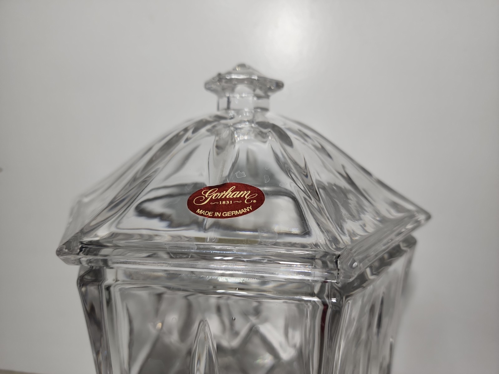 Gorham Lady Anne Hexagon Cut Crystal Biscuit Barrel Jar w/Lid 9″ H x 6″ D