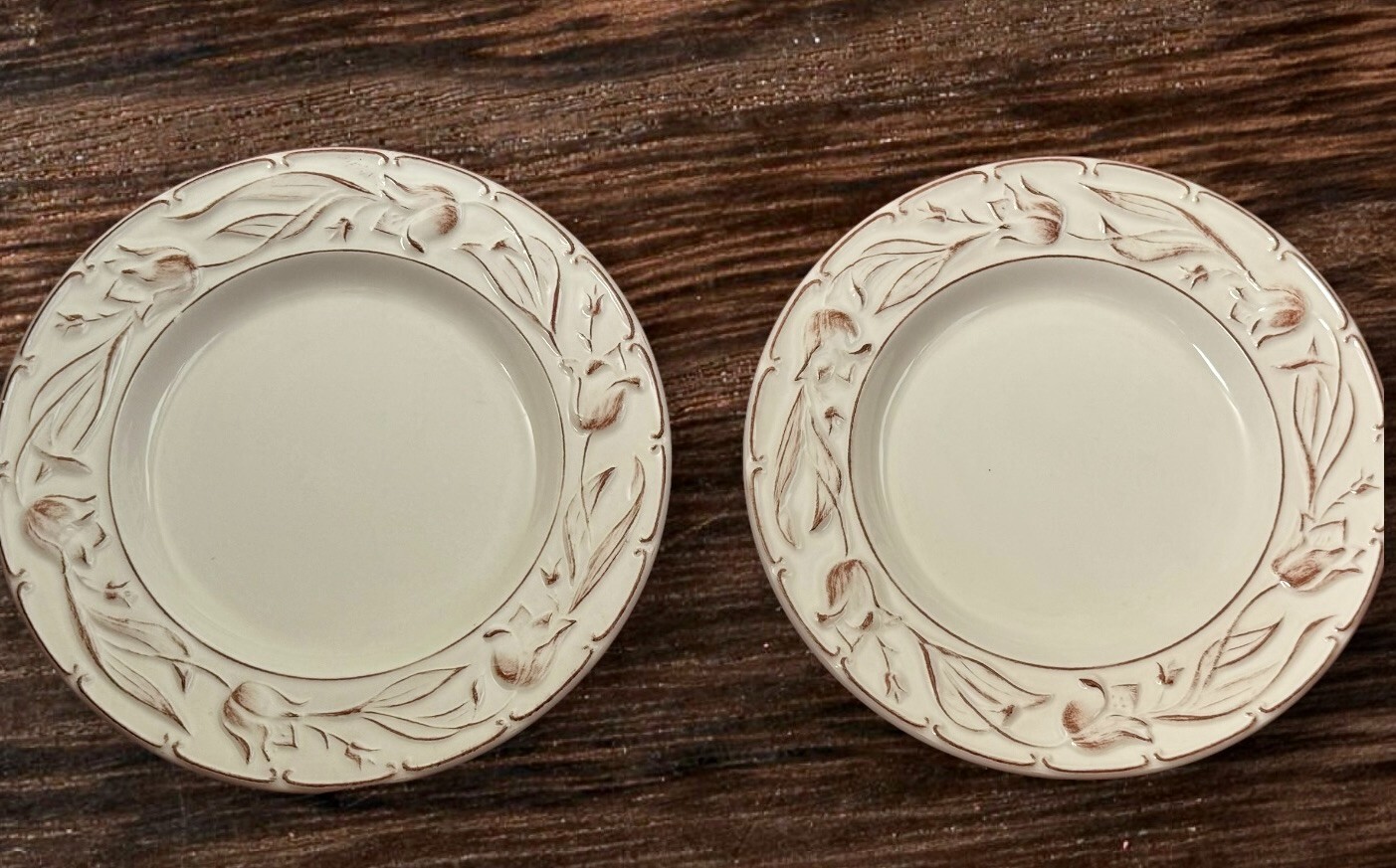 2 Franco Giorgi Quadrifoglio Salad/Lunch 8 3/4″ Plates Brn Embossed Tulip ITALY