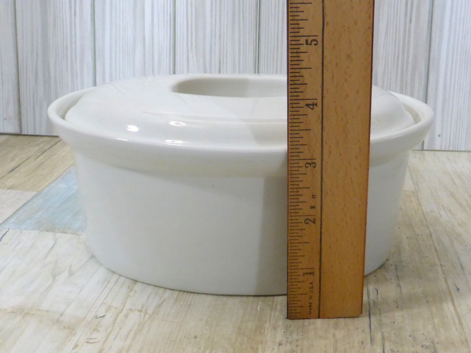 Apilco Covered White Ceramic Casserole 8 Inches x 3 1/8 Inches Pre-Owned