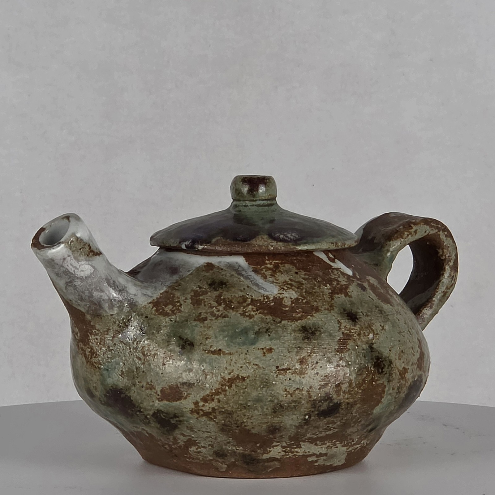 Art Pottery Stoneware Hand-thrown Tea Pot w/Lid Signed Jake ’10 – 6.5″ x 5″ x 4″