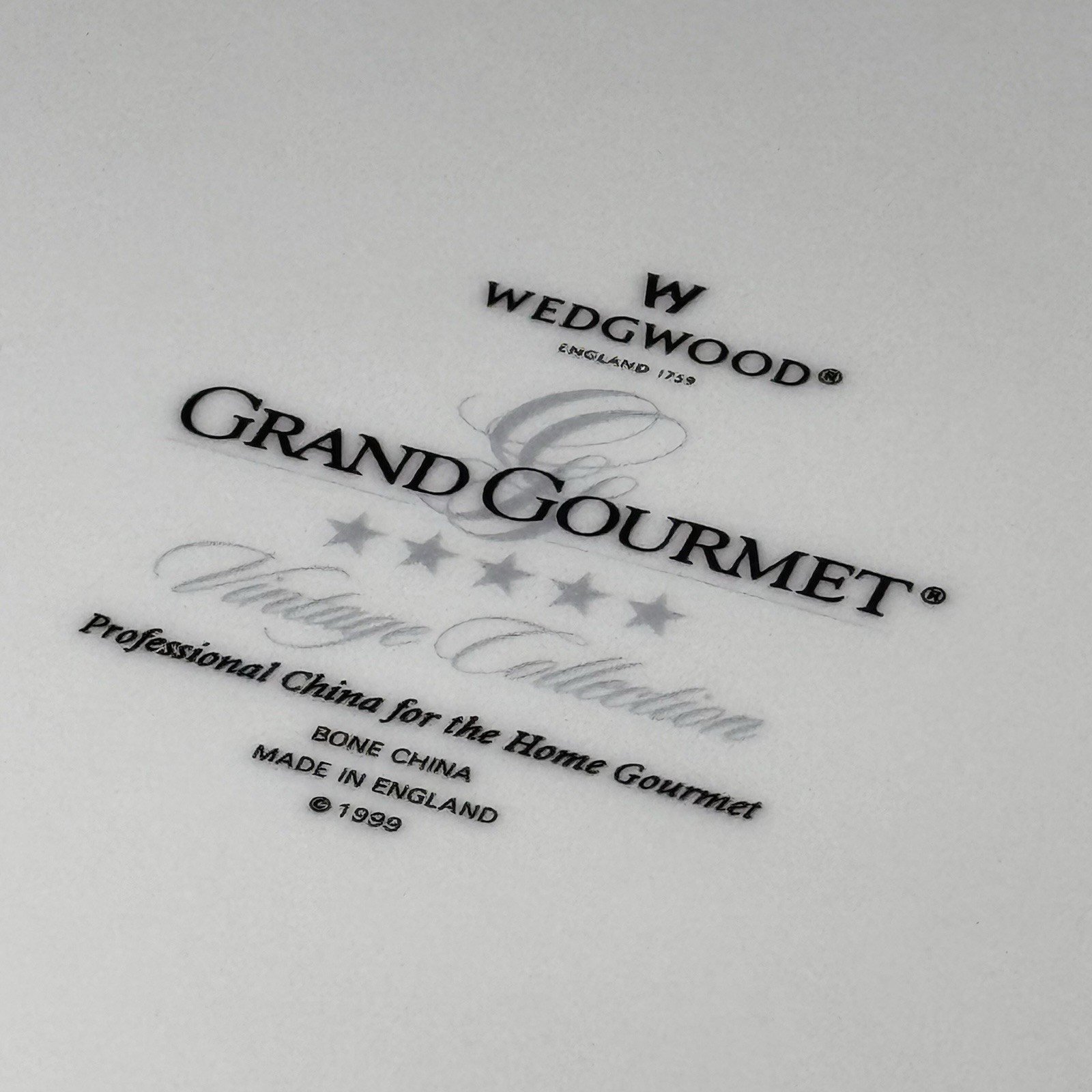 4 Wedgwood Grand Gourmet Collection Bone China 1999 Wine Dinner Plates England