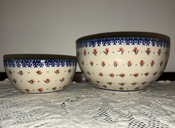 Set of 2 Nesting Hand-Painted Floral Polish Pottery Bowls Kalich Boleslawiec