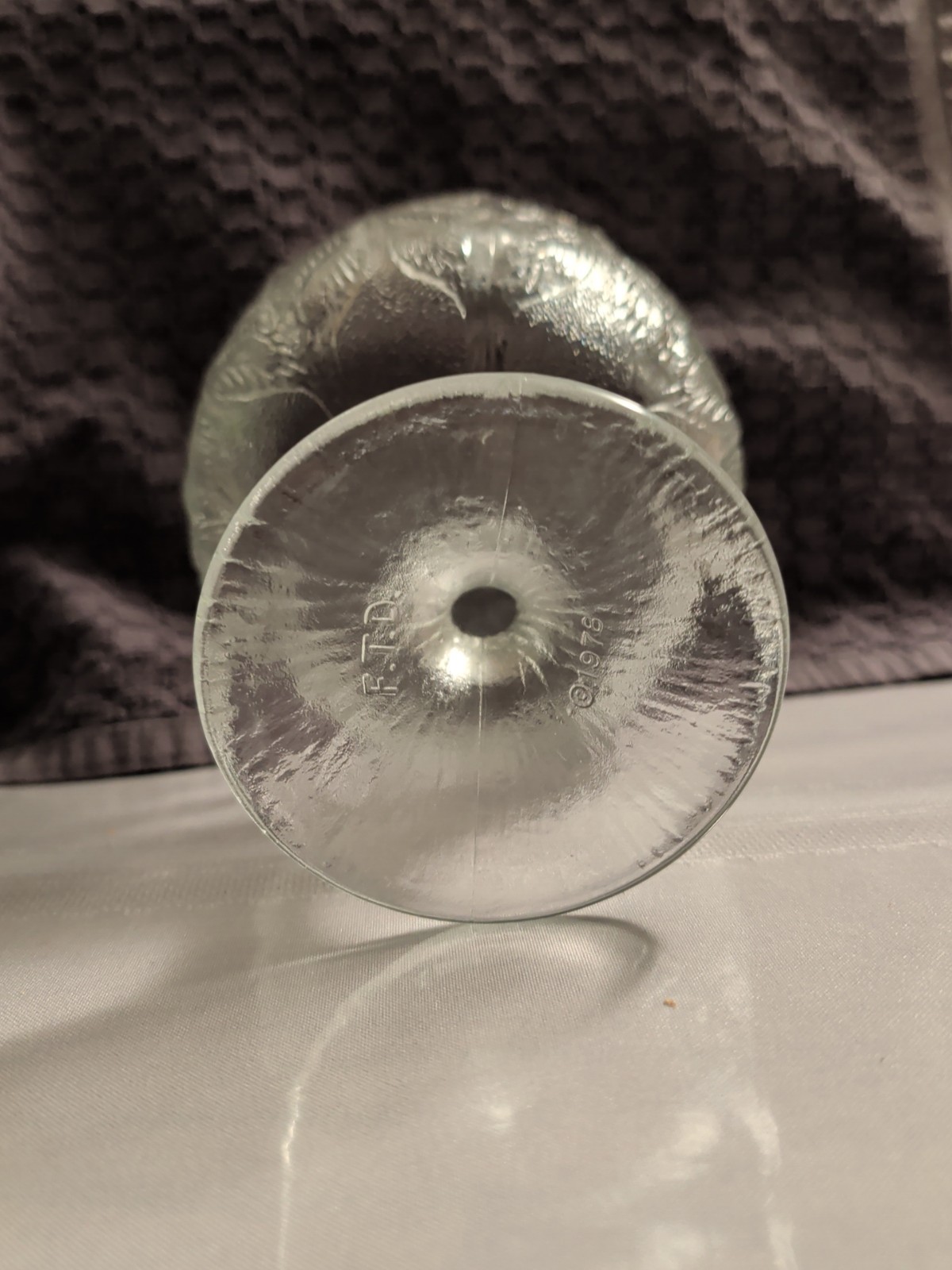Vtg 1978 FTD Pedestal Compote Bowl Candy Dish, Clear Glass with Oak Leaf Design