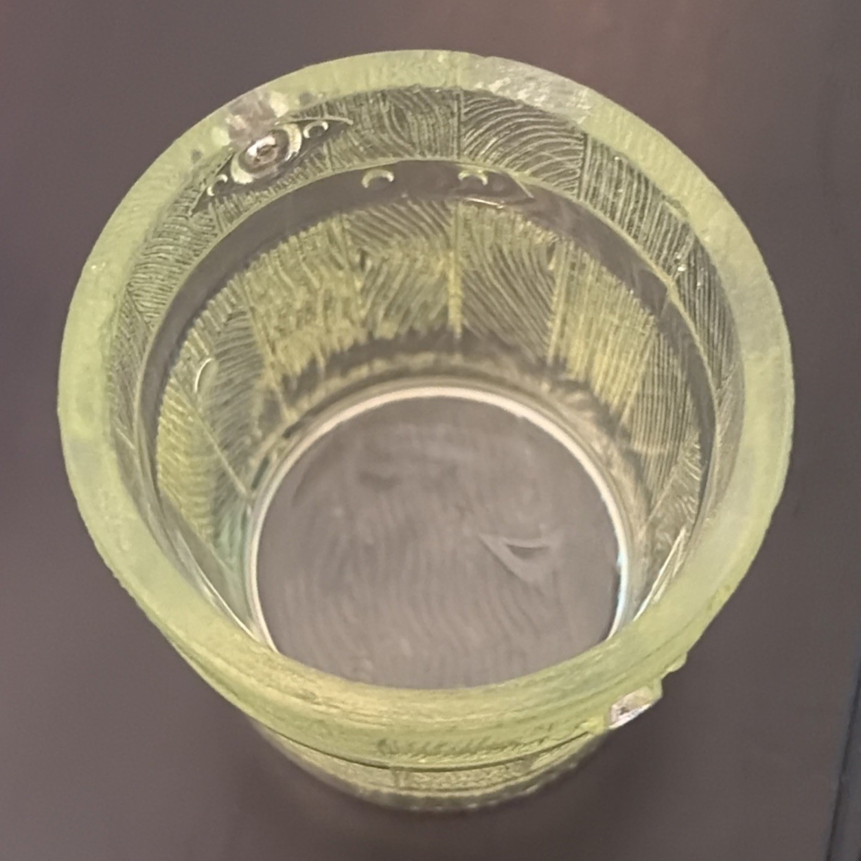 Bryce Bros Old Oaken Bucket Toothpick Holder 2″ Vaseline Uranium UV Glow EAPG