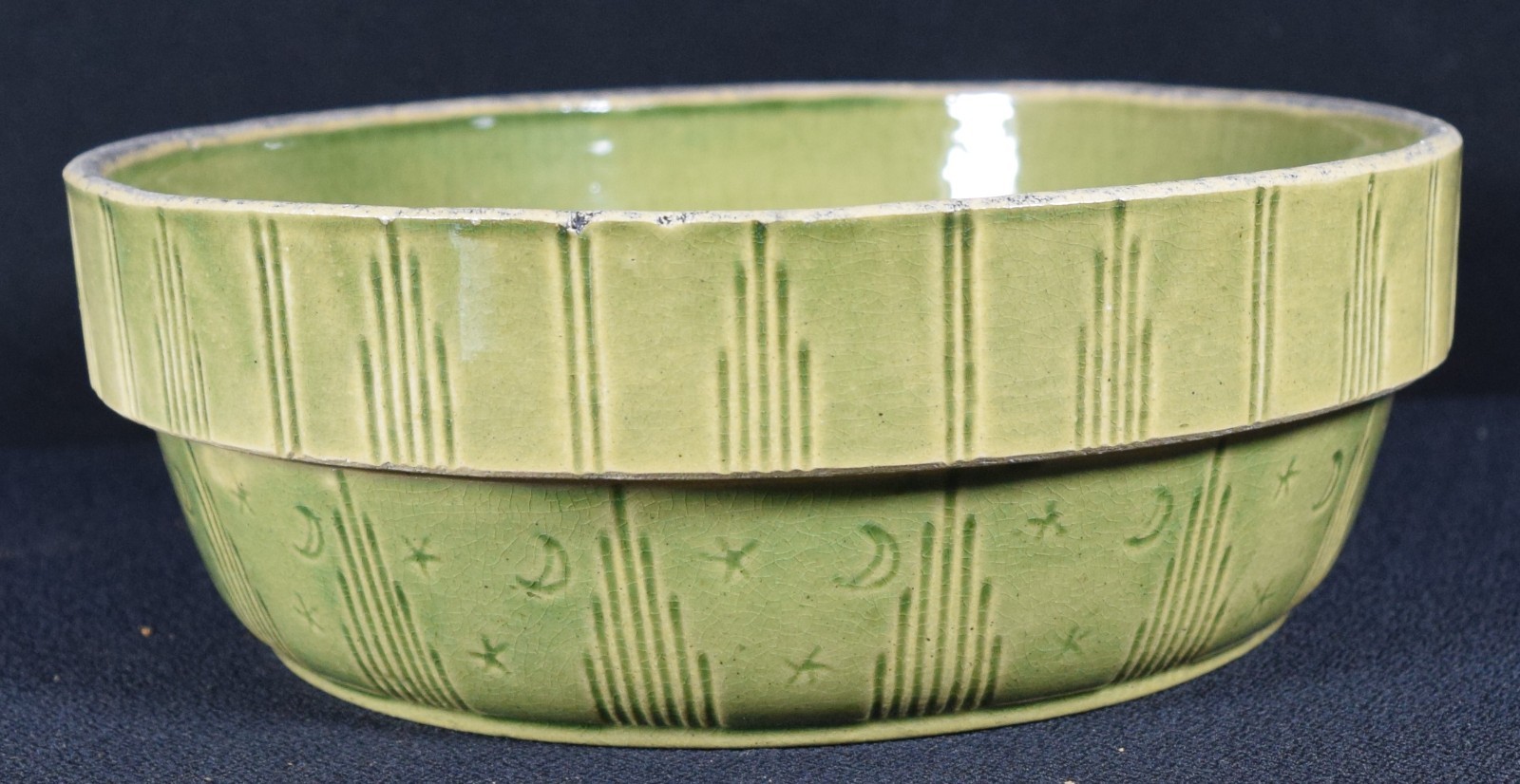 Vintage Watt Pottery Moon & Stars 8 3/4″ Green Proofing or Serving Pottery Bowl