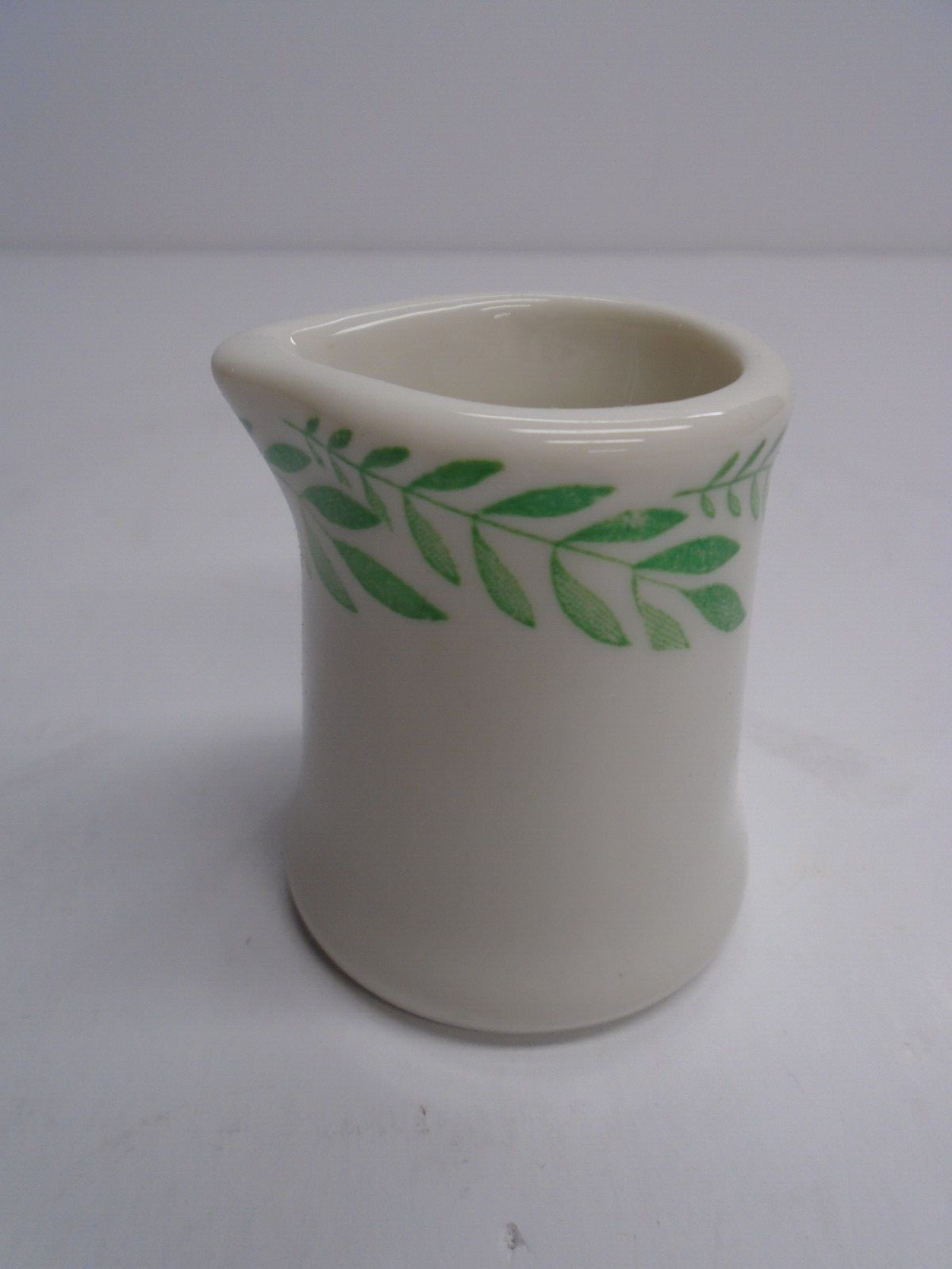 Vintage 1 OZ. RESTAURANT CREAMERS – “FERN” DESIGN – Matched Set of (4) – NOS