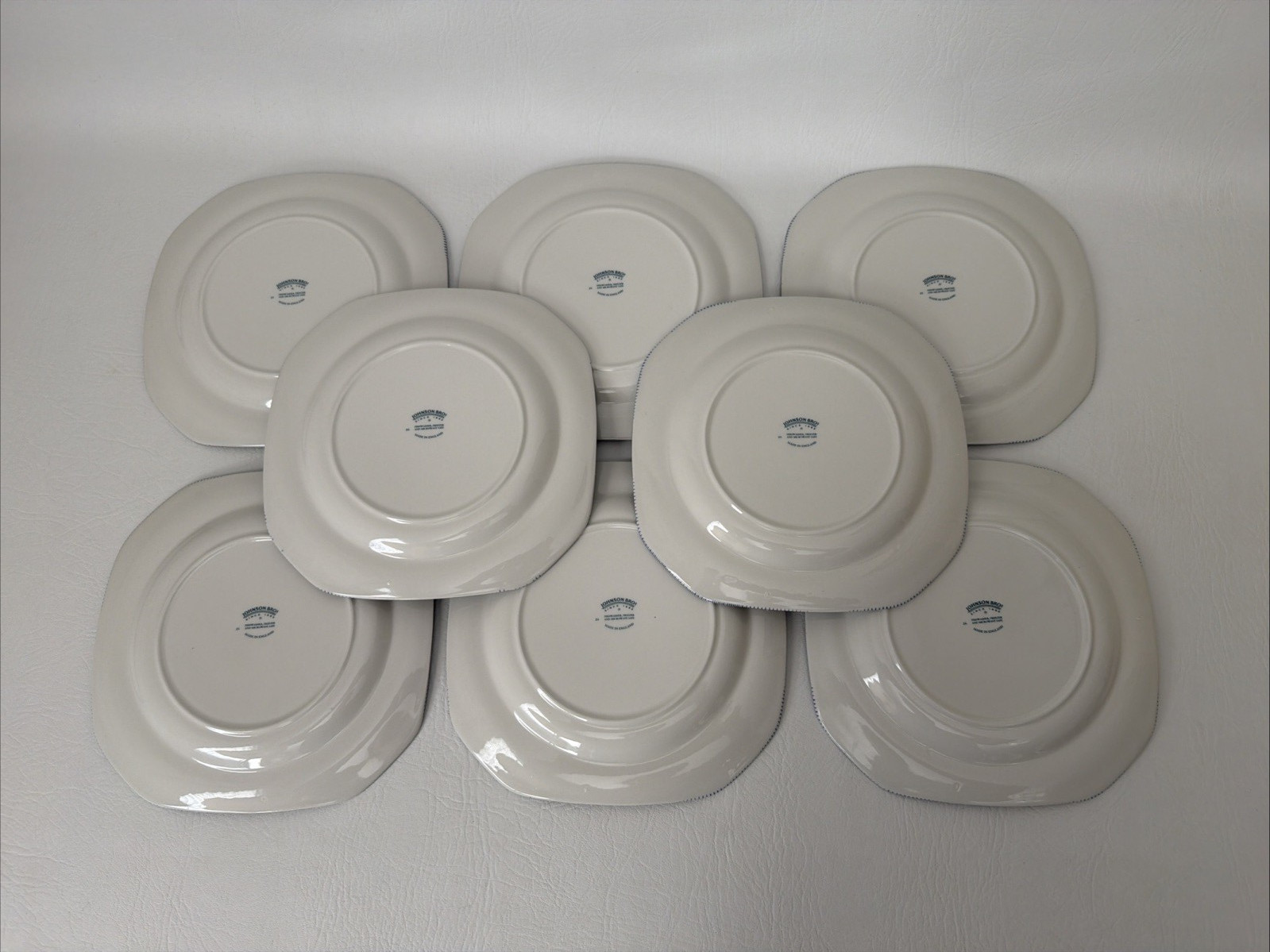 Set of 8 Johnson Bros BLUE WILLOW 7.75″ Square Ceramic Porcelain Plates England