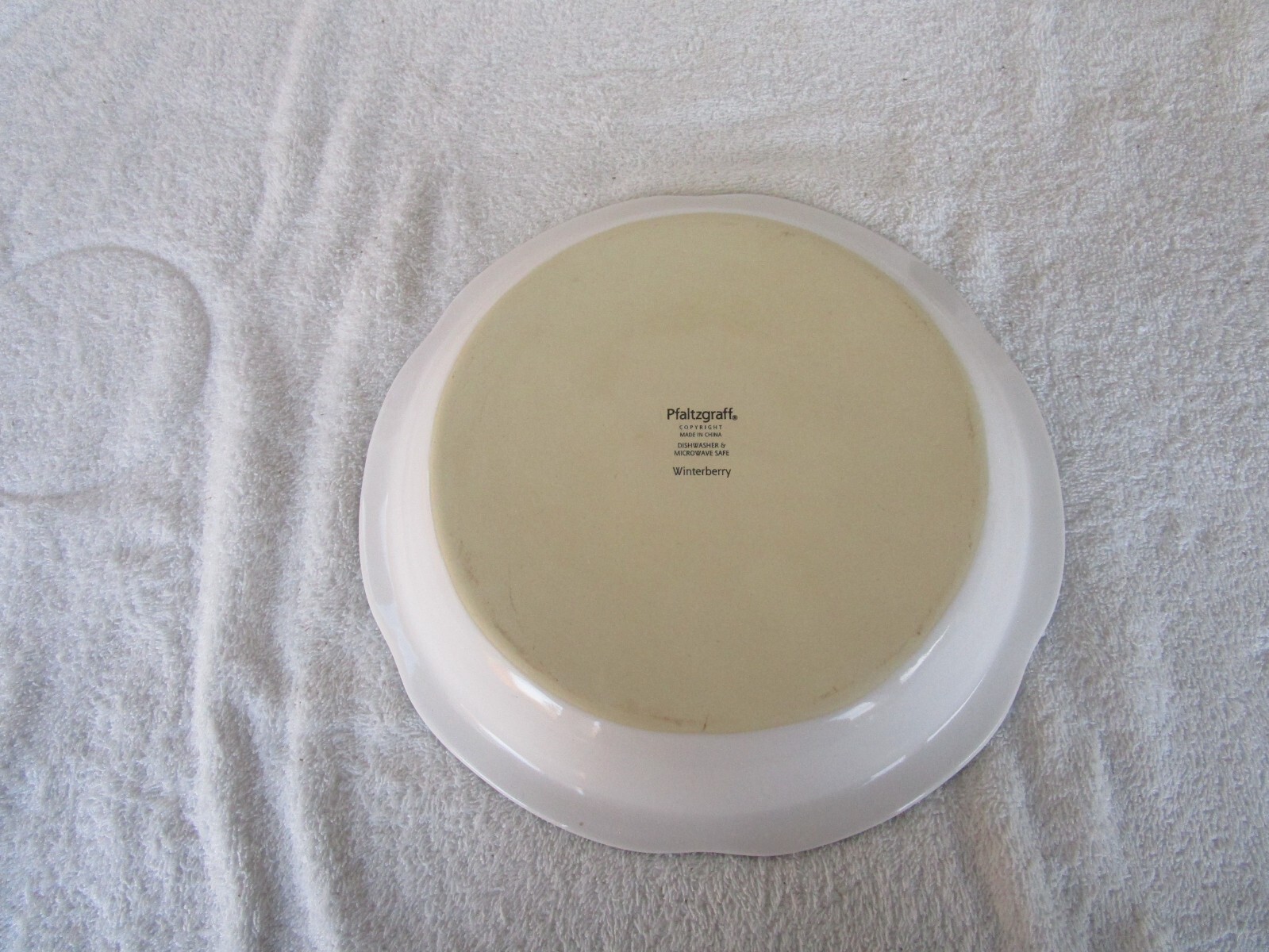 QUALITY~~ PFALTZGRAFF WINTERBERRY ROUND SERVING~[ 10-1/2″ ]~ BOWL ~2+POUNDS!!
