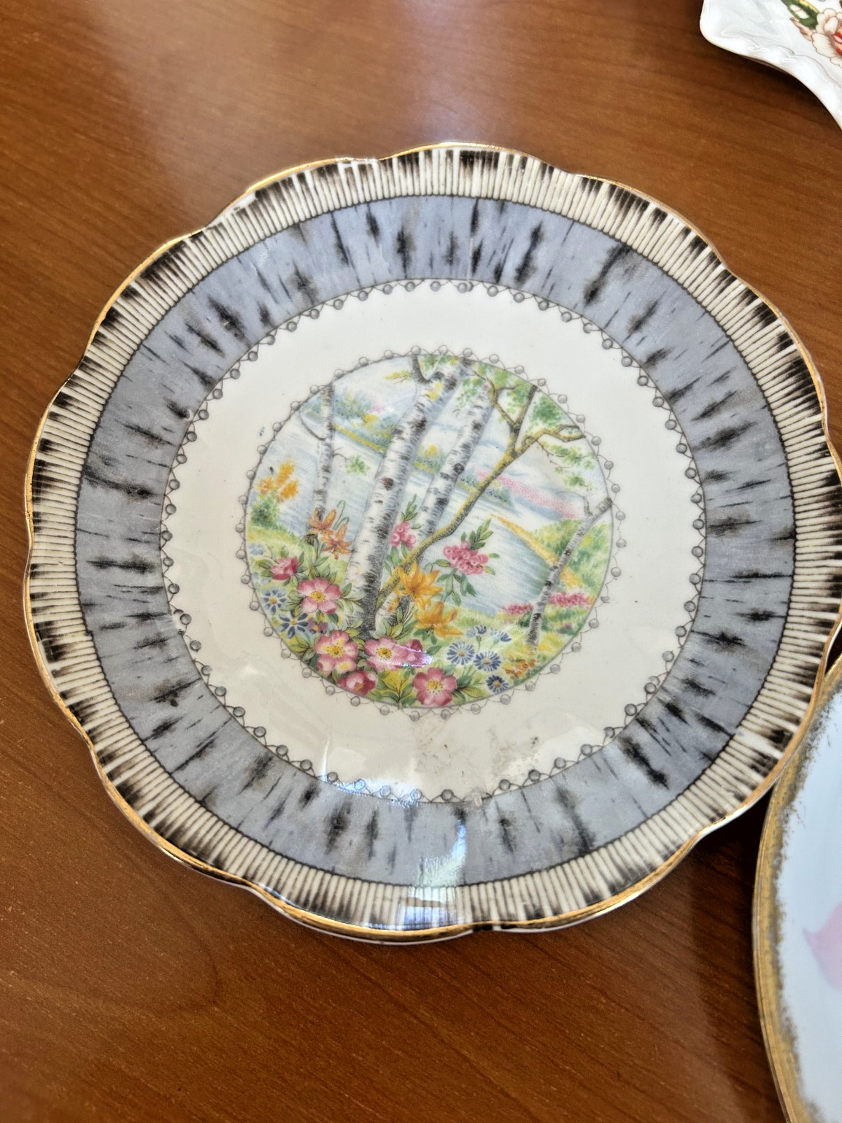 Lot: 6 Vintage Floral Variety Cottage Core Wall Plate Decor 10″ & Smaller