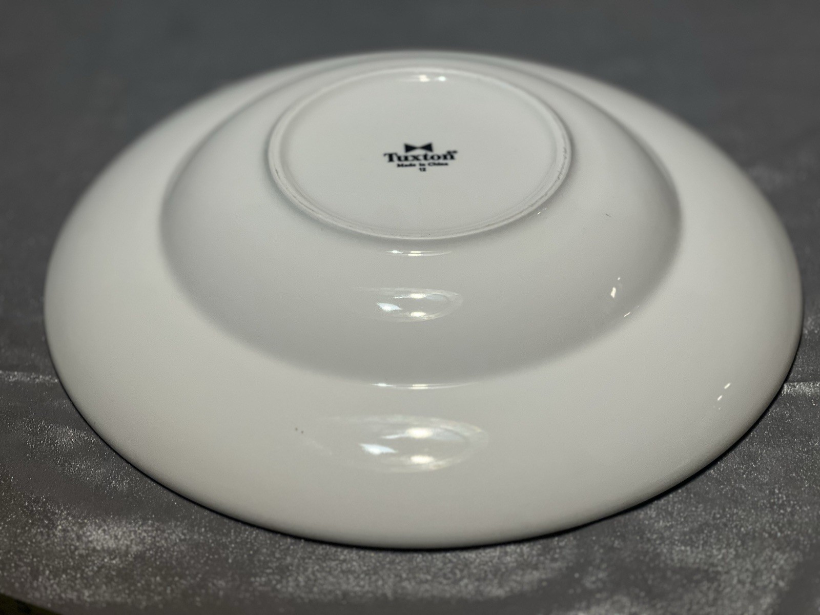 Tuxton Concentrix Cilantro Green 12” Pasta Bowl 24.5 Oz Restaurant Ware Unused