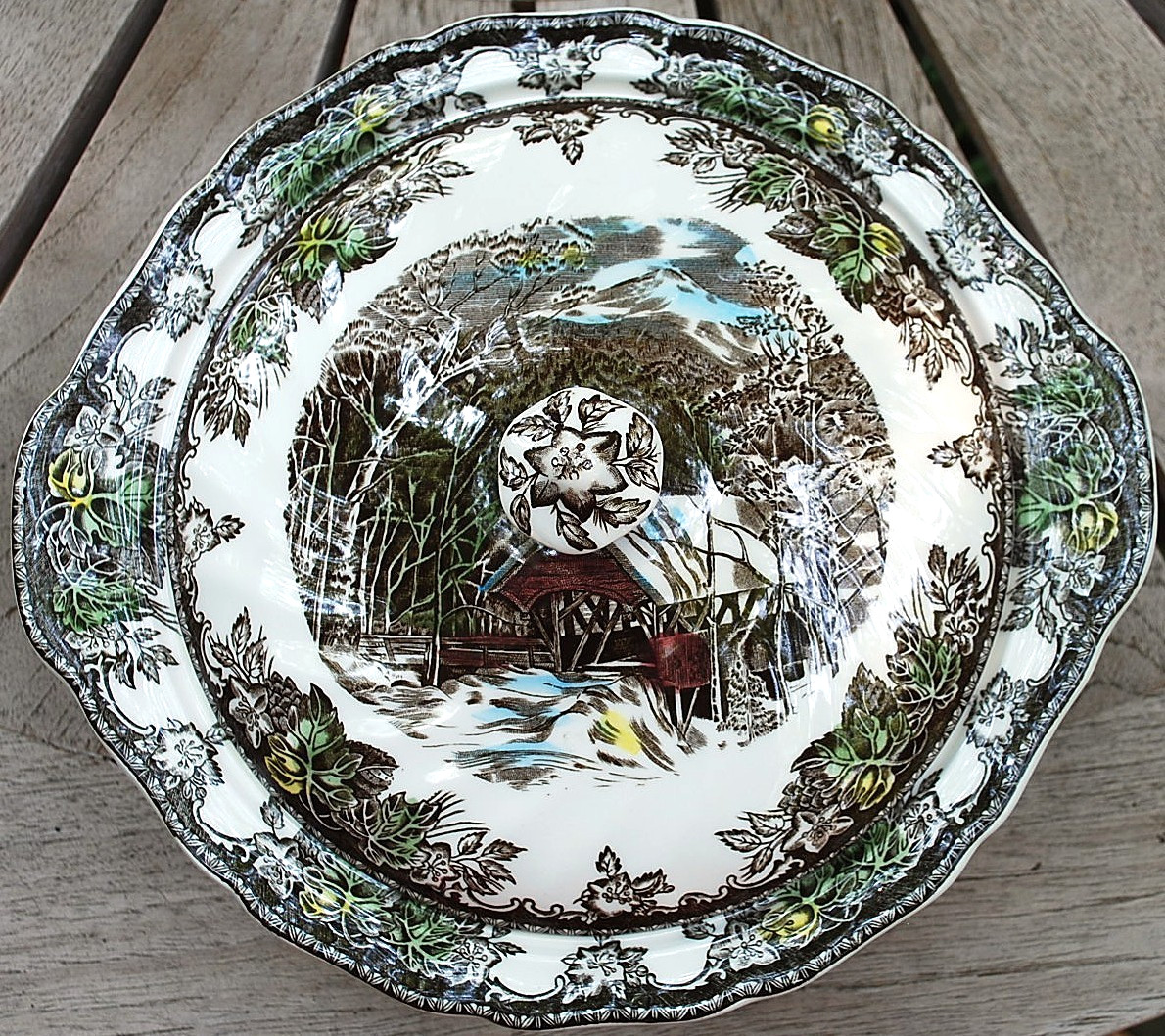 Vtg Johnson Bros COVERED BRIDGE FRIENDLY VILLAGE 10.25″ Covered Veg Dish ENGLAND