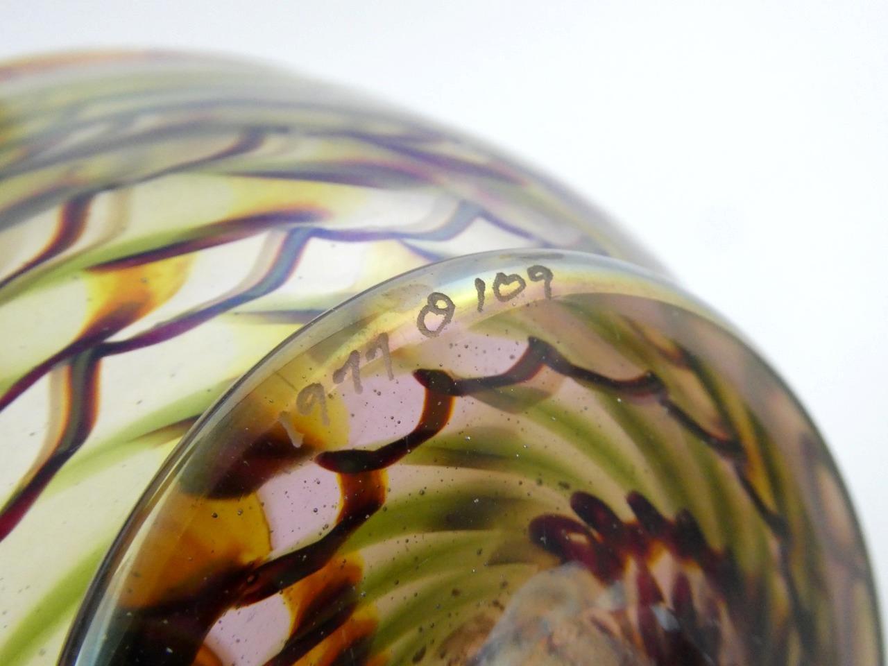 Orient and Flume Iridescent Art Glass Bowl Made in 1977 Signed Base