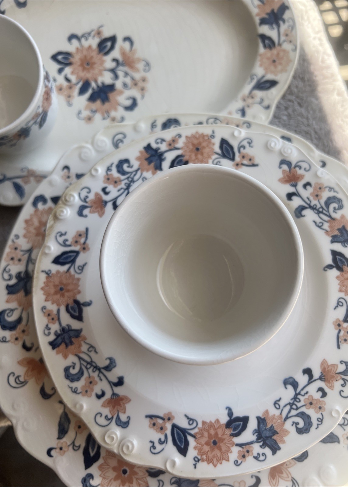 Vintage Nikko Japan Ironstone “Blue vineyard” Peach And Navy Floral Dinner 15 Pc