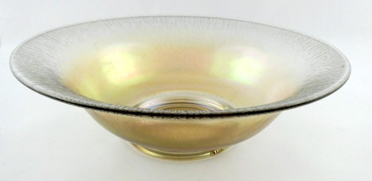 Vintage Unsigned Yellow Art Glass Centerpiece Bowl Iridescent Onion Skin Texture