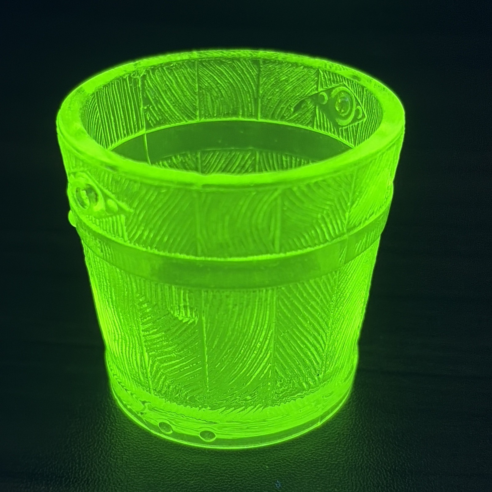 Bryce Bros Old Oaken Bucket Toothpick Holder 2″ Vaseline Uranium UV Glow EAPG
