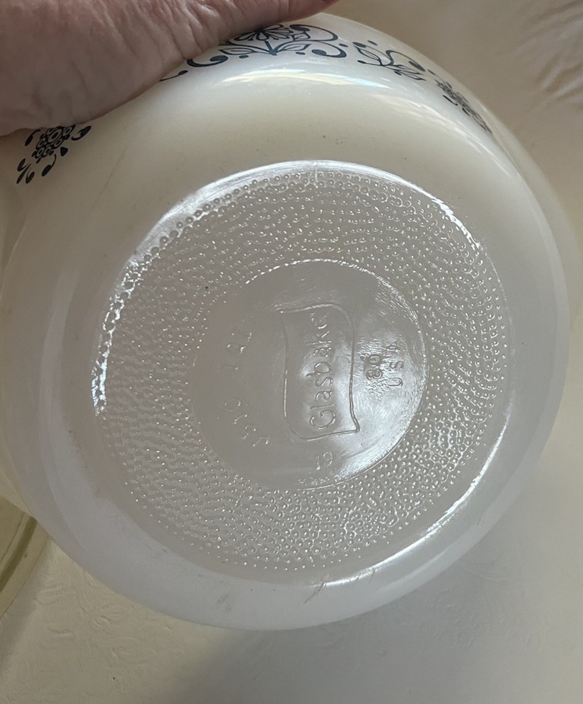 Vintage GLASBAKE Milk Casserole Bowl 1 QT J510 Rare Pattern – Collectible