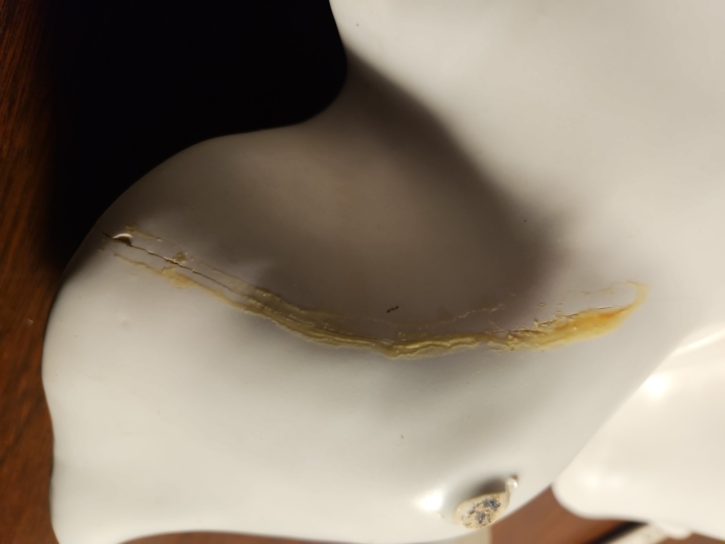 VINTAGE HULL USA 1963 WHITE 63 MAPLE LEAF DISH Hairline Fracture Ding See Pics