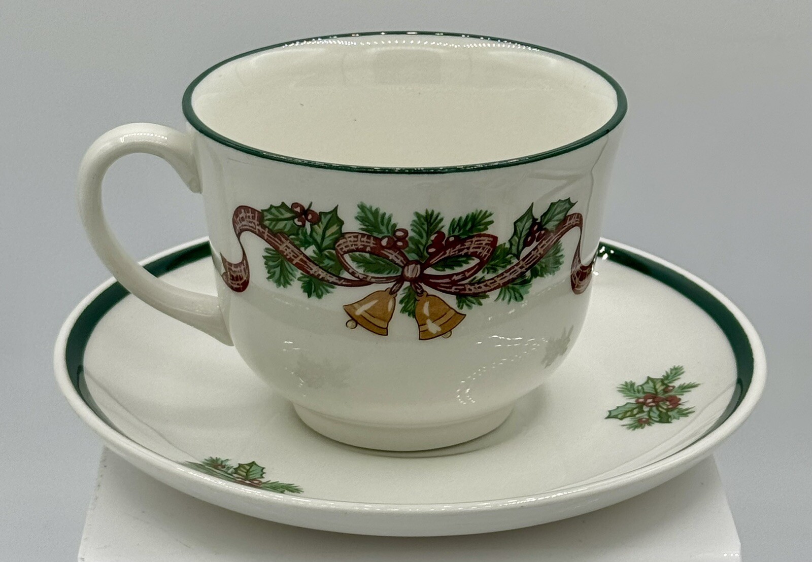 Johnson Brothers Victorian Christmas Cup And Saucer England NEVER USED