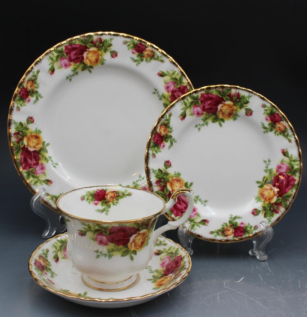 Royal Albert Old Country Roses Porcelain 3 Pc Salad & Bread Plate w Cup & Saucer