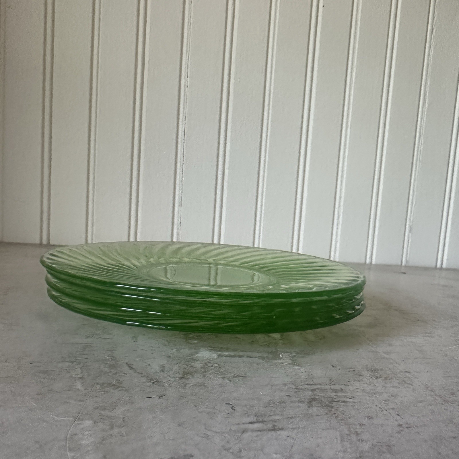 Set Of 4 Uranium Optic Swirl Green Depression Glass 6” Saucer Plates UV Glow EUC