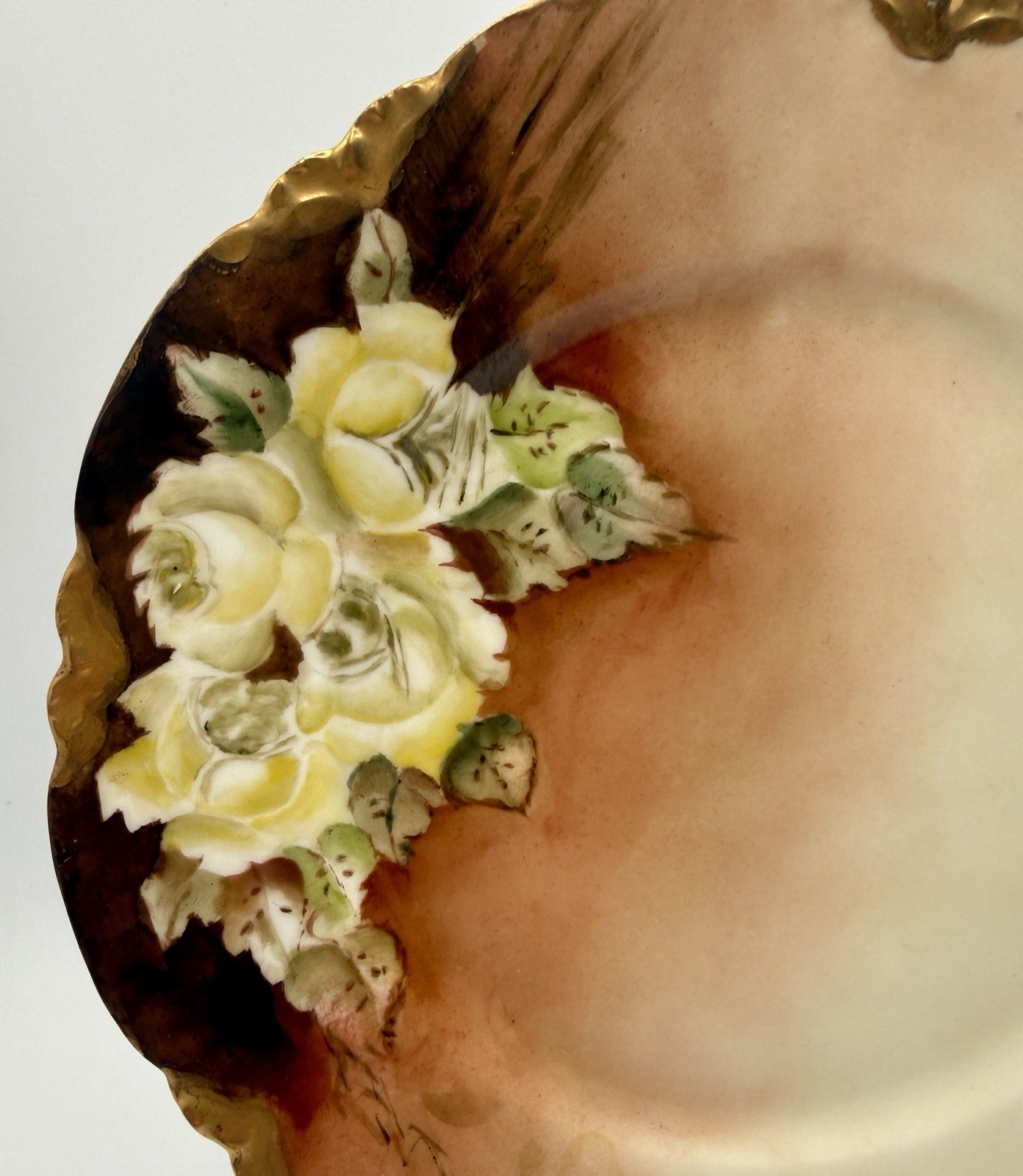Antique handpainted Haviland Limoges porcelain plate w/yellow roses & gold trim