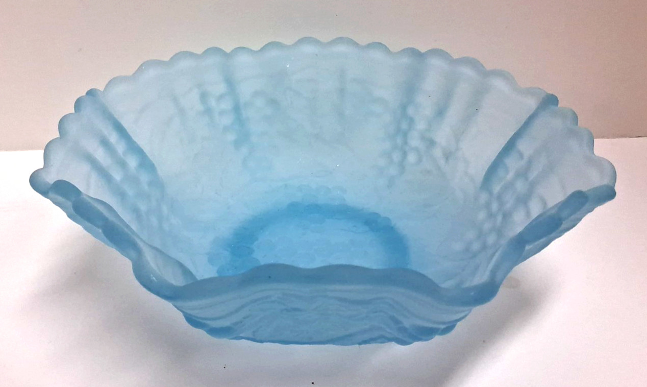 Lenox Imperial Frosted Blue Glass Bowl Raised Grapes & Vine 10″ x 3.25″ Vintage