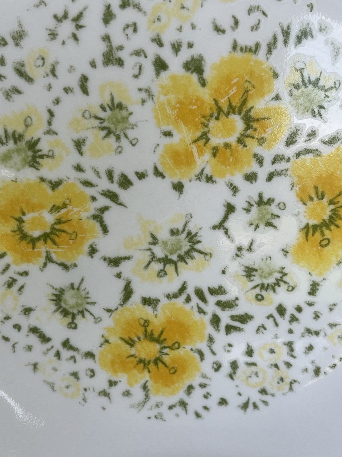 Vintage Corelle April Showers-8 Plates-4 10.25″ & 4 8.5″ Dinner/Luncheon Yellow