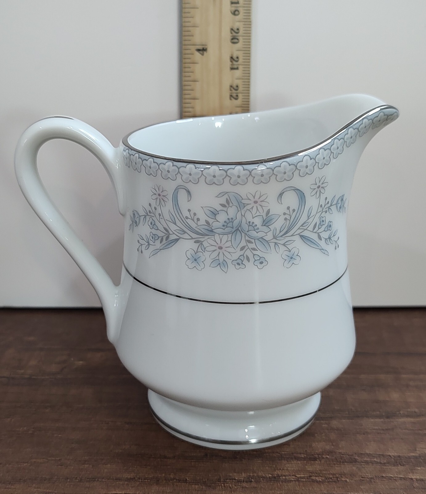 Mikasa Dresden Rose Creamer White Blue Flowers Platinum Trim L9009 S5