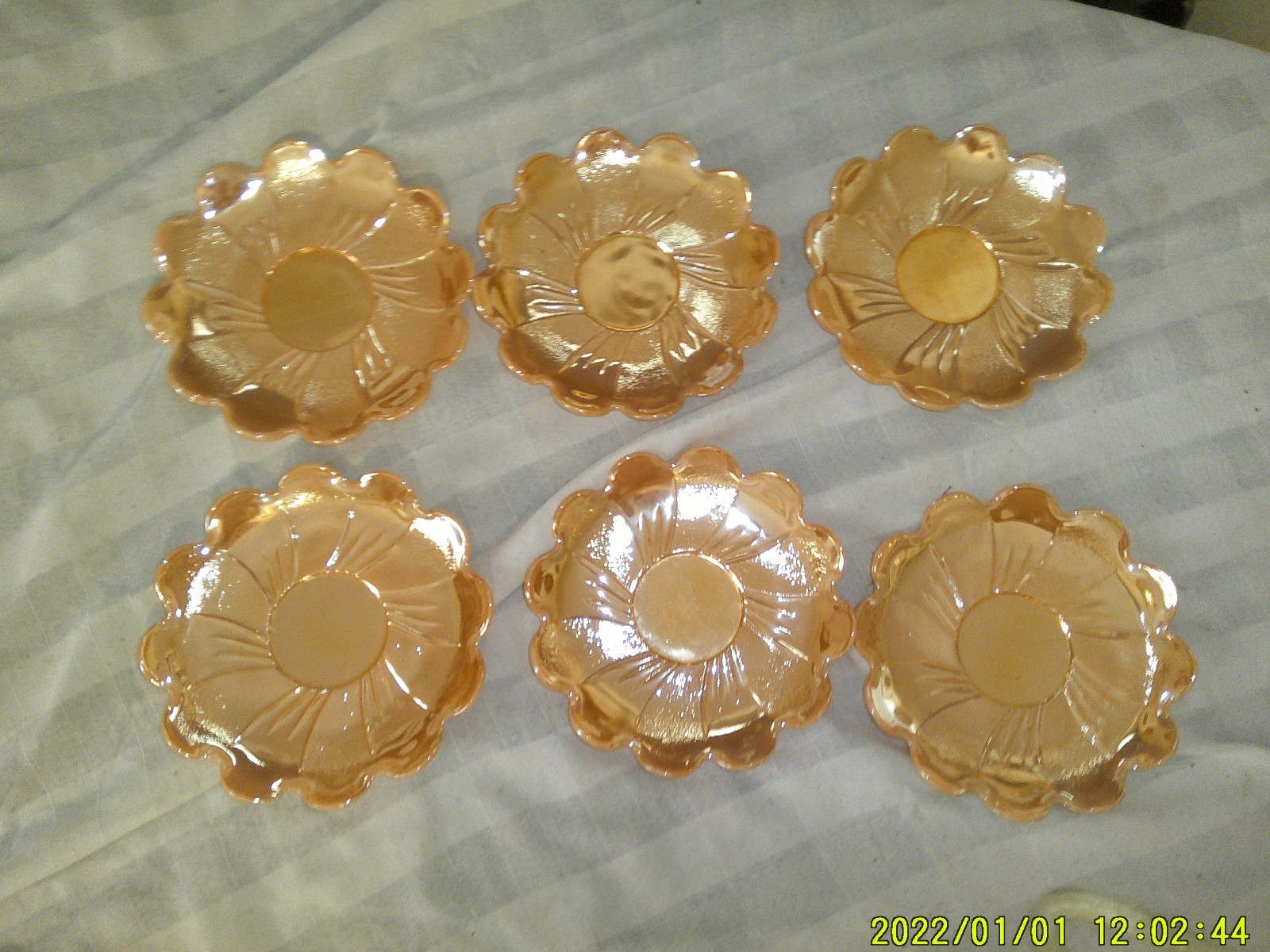 SET OF 6 VINTAGE MILK GLASS SAUCERS GOLD LUSTER COAT FLOWER LOOK