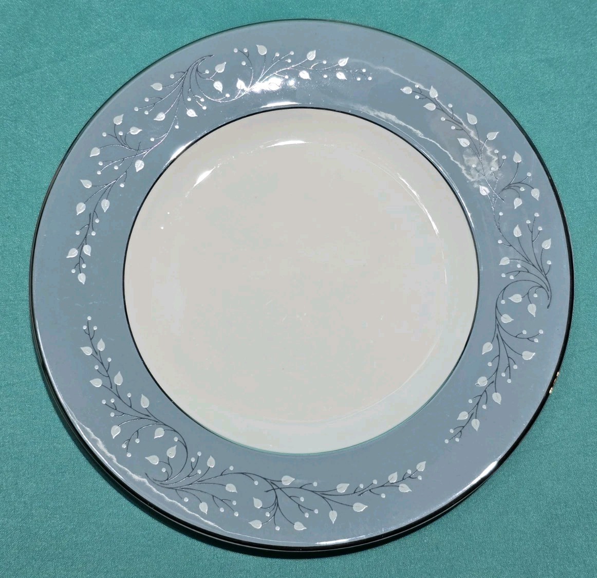 Set of 6 Syracuse Minuet Salad Plates 8″ White Florals On Blue, Platinum Trim